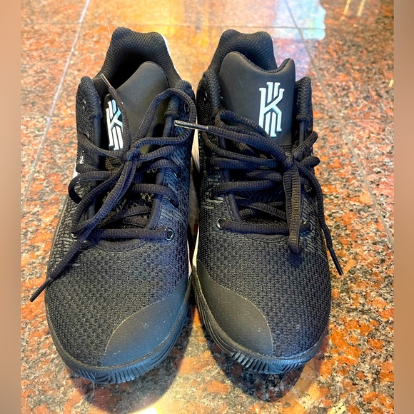kyrie irving nike basketball shoes